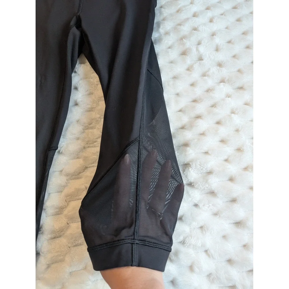 Lululemon Black Crop Leggings High Rise‎ Mesh Panels Athletic Size 6